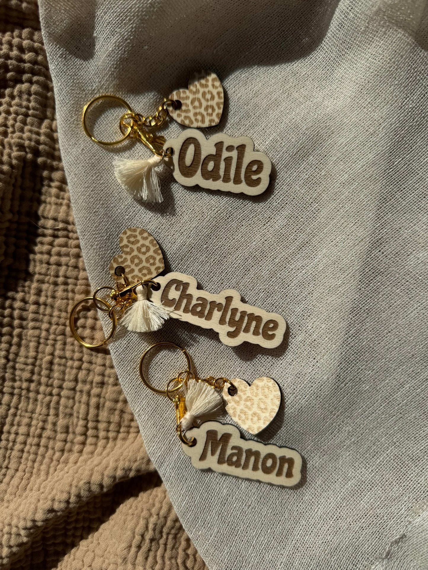 Porte clé prénom + cœur léopard